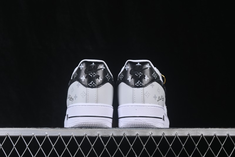 Nike Air Force 1 '07 Low Basketball Shoes with Full-Length Air Cushion - CZ0270-106