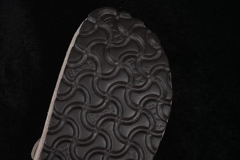 Birkenstock Gizeh Sandals with Soft Footbed and Croc-Embossed Design - 0560771