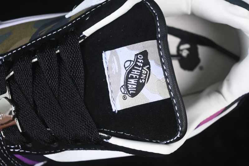 Bape x Vans LX Knu Skool TB Low-Top Skateboarding Shoes with Co-Branded Ape Head Design - VN000Z39W09