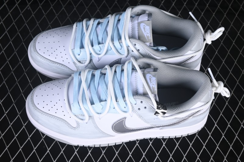 Nike SB Dunk Low Skateboarding Shoes with Lace-Up Closure - HF5441-105