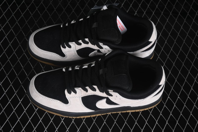 Nike SB Dunk Low Skateboarding Shoes with Padded Collar and Zoom Air Cushioning - HQ1625-500
