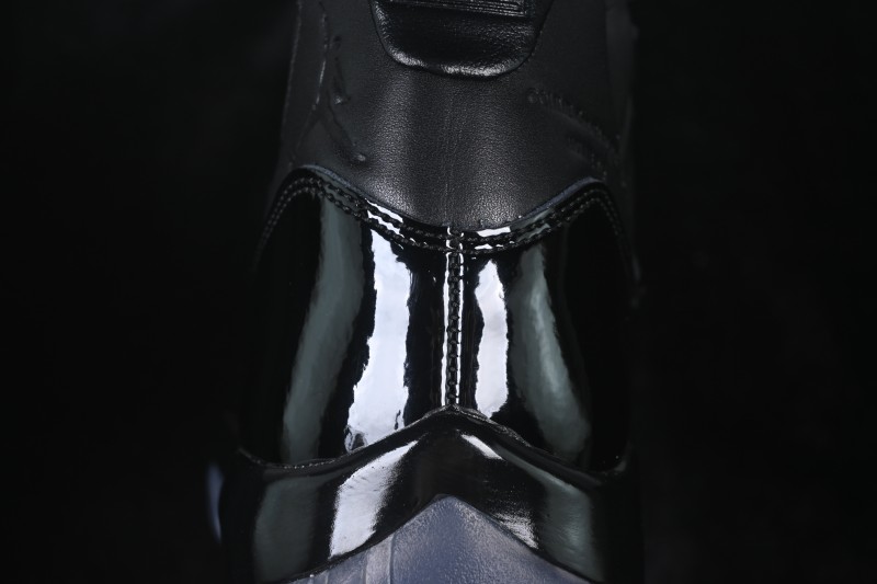 Comme des Garçons x Nike Air Jordan 11 Black - IV7639-001