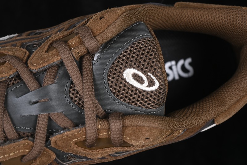 Asics Gel-NYC Retro Running Shoes with Suede and Mesh Upper - 1203A383-201