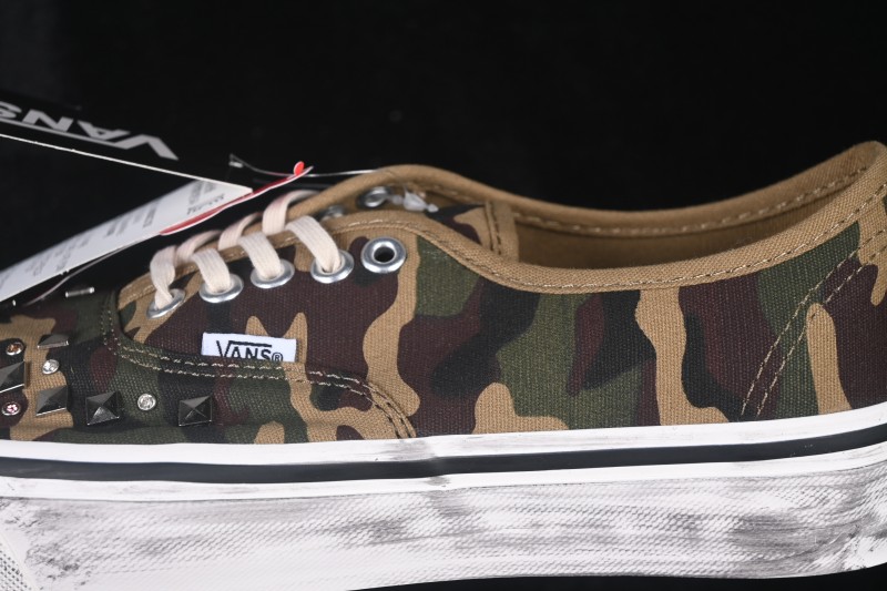 Vans Authentic 44 Low Top Vulcanized Skate Shoes - VN000D9NWVD